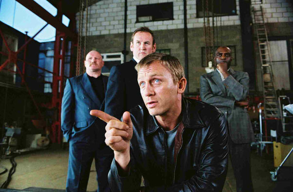 Poster phim Bánh Đa Tầng