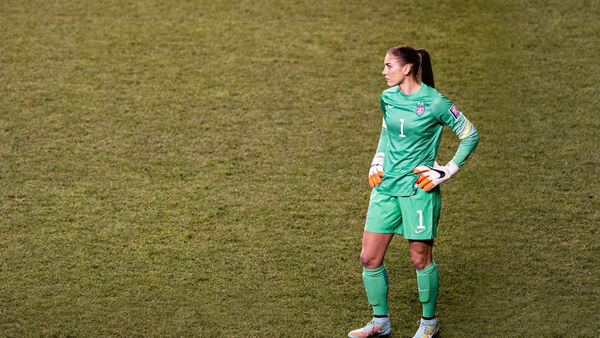 Bí mật giới thể thao: Hope Solo vs. Liên đoàn bóng đá Mỹ 7 Poster phim Bí mật giới thể thao: Hope Solo vs. Liên đoàn bóng đá Mỹ