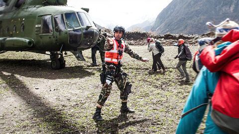 Hình ảnh tập 1 Dư chấn: Everest và vụ động đất tại Nepal