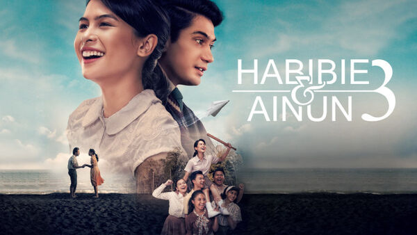Poster phim Habibie & Ainun 3