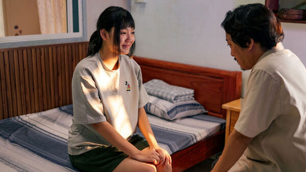 Poster phim Nhà Ba Tôi Một Phòng