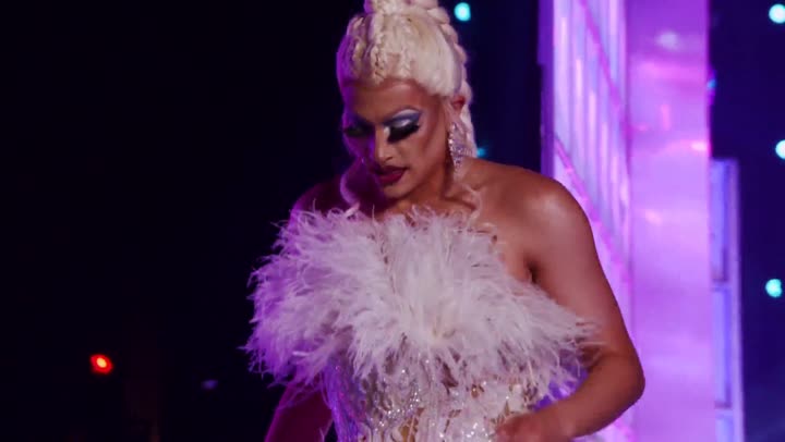 Tập 1 phim RuPaul’s Drag Race – Cuộc chiến giày cao gót: Hậu trường (Phần 13)