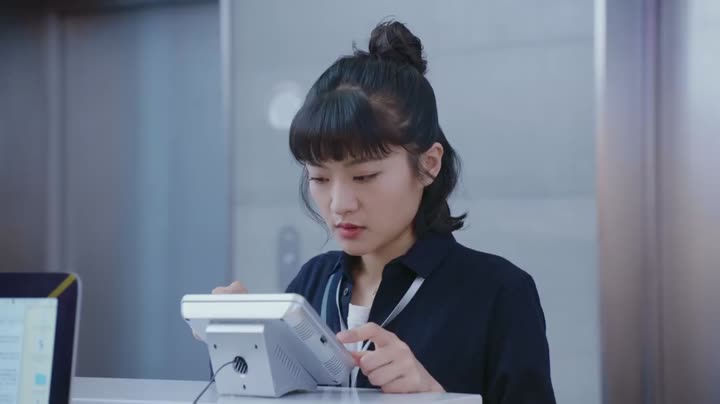 Tập 1 phim Thế Giới Nợ Tôi Một Mối Tình Đầu