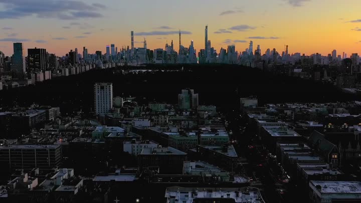 Tập 3 phim Đế chế phô trương: New York
